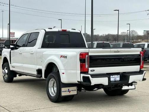 2025 Ford F-350 Platinum