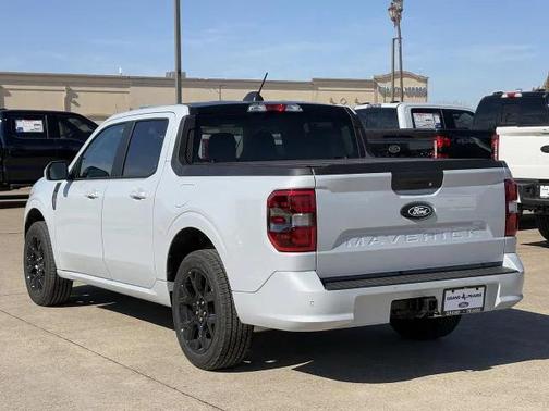 2026 Ford Maverick Lobo Standard