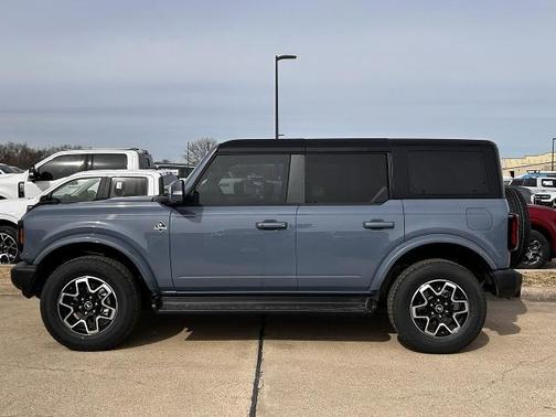 Azure Gray Metallic Tri-Coat 2025 Ford Bronco Outer Banks
