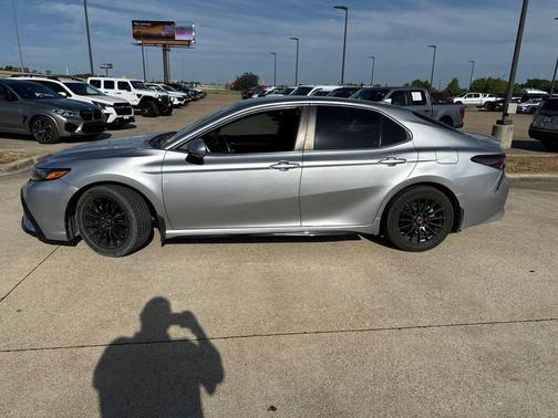 Celestial Silver Metallic 2022 Toyota Camry SE