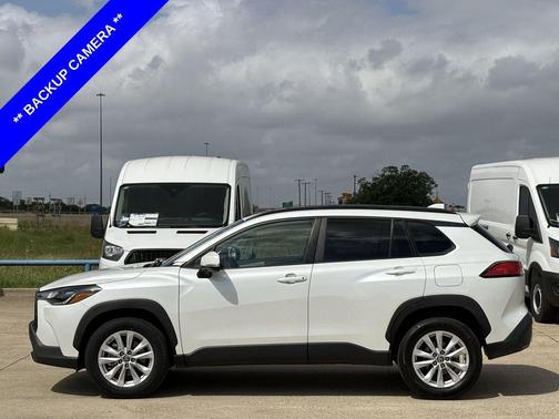 White 2022 Toyota Corolla Cross LE