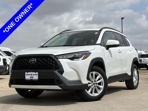 White 2022 Toyota Corolla Cross LE