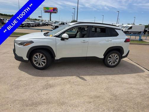 2022 Toyota Corolla Cross LE