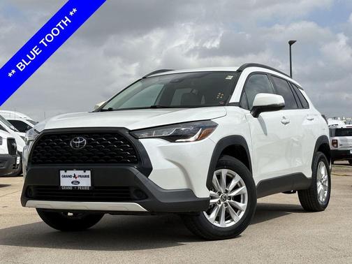 White 2022 Toyota Corolla Cross LE