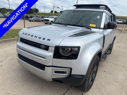 Hakuba Silver Metallic 2024 Land Rover Defender 110 P300