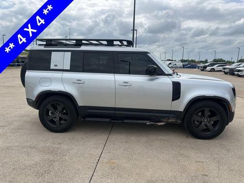 Hakuba Silver Metallic 2024 Land Rover Defender 110 P300