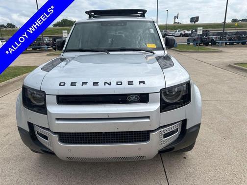 Hakuba Silver Metallic 2024 Land Rover Defender 110 P300