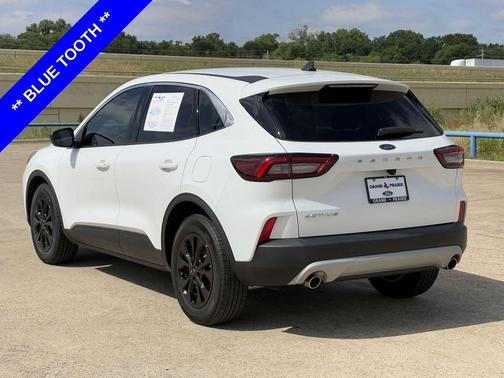 Oxford White 2023 Ford Escape Active