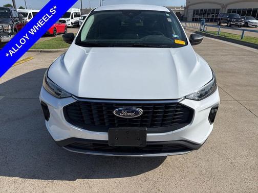 Oxford White 2023 Ford Escape Active