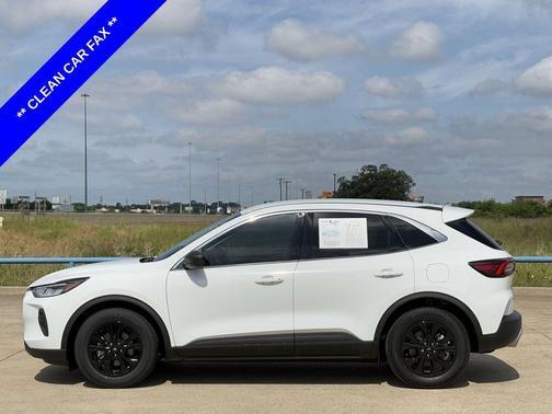 Oxford White 2023 Ford Escape Active