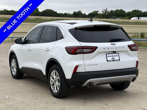 Oxford White 2023 Ford Escape Active
