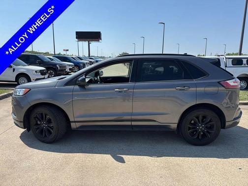 2022 Ford Edge SE