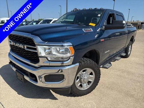 2020 RAM 2500 Tradesman Crew Cab 4X4 6'4' Box
