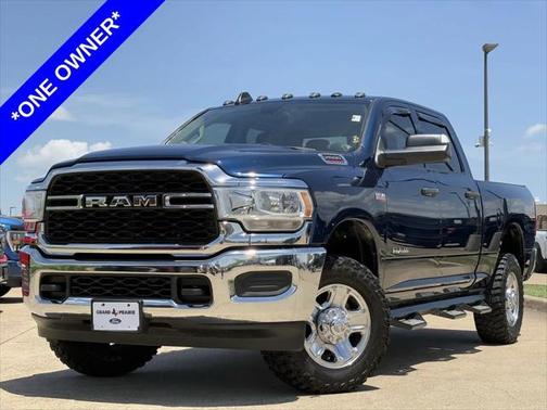 2020 RAM 2500 Tradesman Crew Cab 4X4 6'4' Box