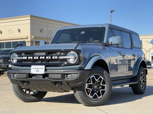 Azure Gray Metallic Tri-Coat 2025 Ford Bronco Outer Banks