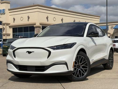 Star White Metallic Tri-Coat 2026 Ford Mustang Mach-E Premium