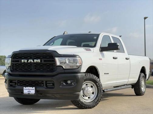 2022 RAM 2500 Tradesman Crew Cab 4x2 8' Box