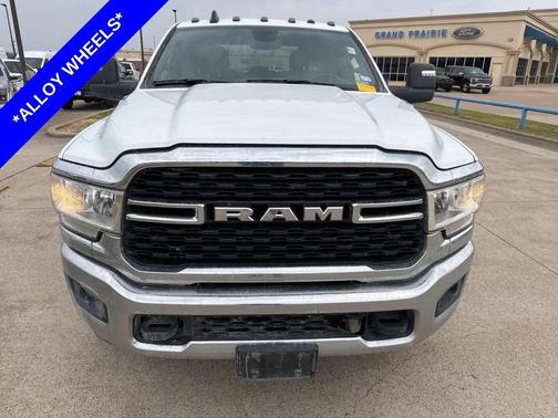 2024 RAM 3500 Big Horn Crew Cab 4x4 8' Box