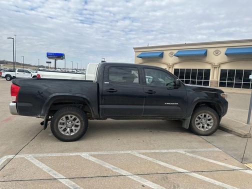 2017 Toyota Tacoma SR5