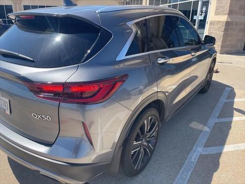 2022 INFINITI QX50 LUXE