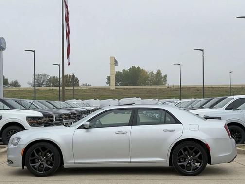 2023 Chrysler 300 S