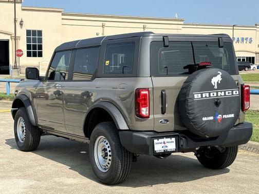 2025 Ford Bronco Base