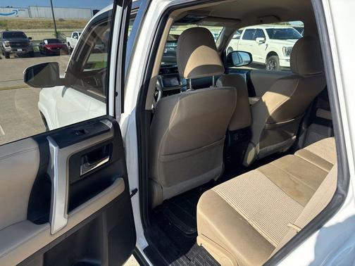 Super White 2017 Toyota 4Runner SR5