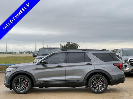 Carbonized Gray Metallic 2025 Ford Explorer ST-Line