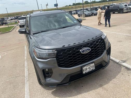 Carbonized Gray Metallic 2025 Ford Explorer ST-Line