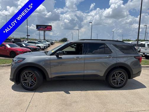 Carbonized Gray Metallic 2025 Ford Explorer ST-Line