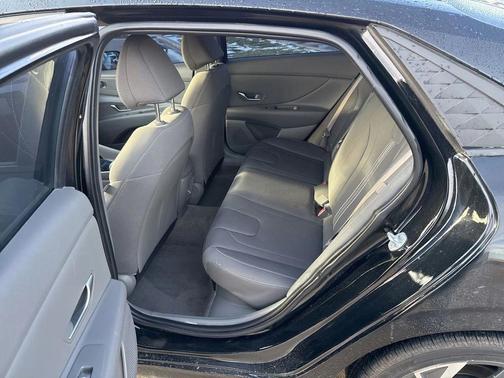 2025 Hyundai ELANTRA HEV SEL Sport