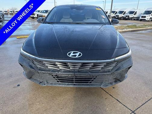 2025 Hyundai ELANTRA HEV SEL Sport