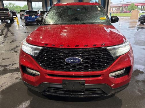 Rapid Red Metallic Tinted Clearcoat 2022 Ford Explorer ST-Line