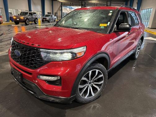 Rapid Red Metallic Tinted Clearcoat 2022 Ford Explorer ST-Line