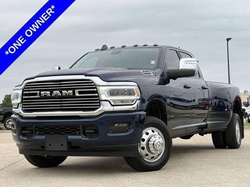 Patriot Blue Pearlcoat 2024 RAM 3500 Laramie Crew Cab 4x4 8' Box