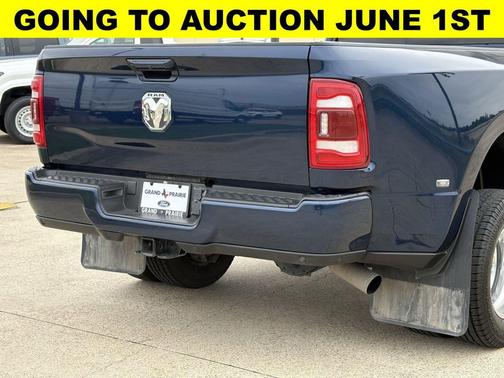 Patriot Blue Pearlcoat 2024 RAM 3500 Laramie Crew Cab 4x4 8' Box
