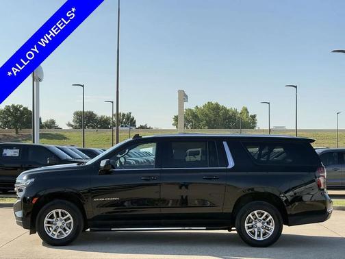 2023 Chevrolet Suburban LT