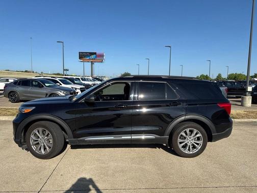 Agate Black 2023 Ford Explorer XLT