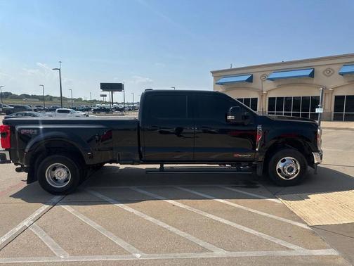 2023 Ford F-350 Lariat