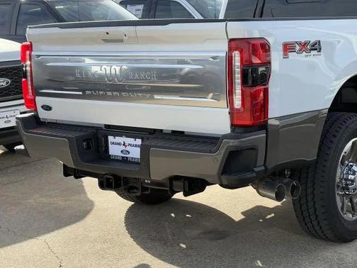 Star White Metallic Tri-Coat 2026 Ford F-250 King Ranch