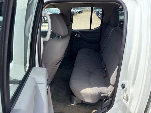 Glacier White 2017 Nissan Frontier S