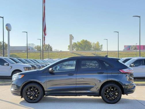 2023 Ford Edge SE