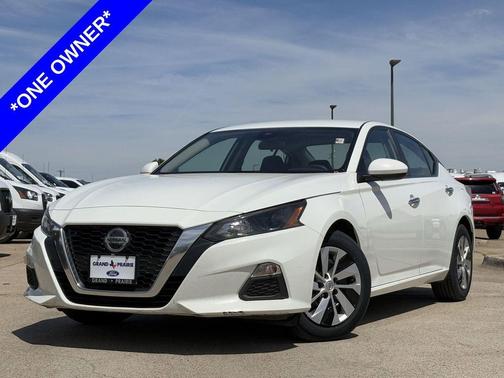 Glacier White 2022 Nissan Altima S FWD