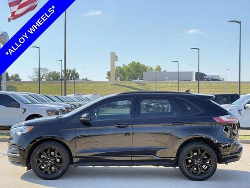 2022 Ford Edge SE