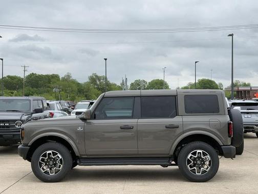Marsh Gray 2026 Ford Bronco Outer Banks