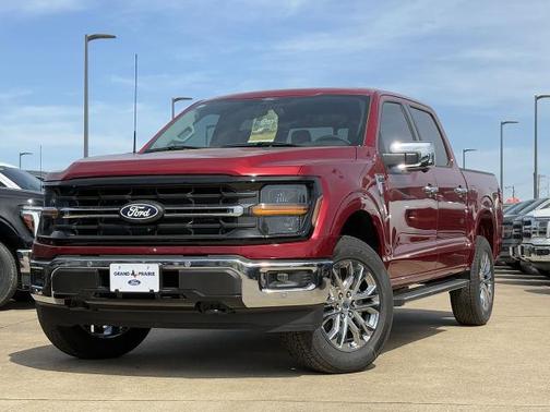 Ruby Red Metallic Tinted Clearcoat 2026 Ford F-150 XLT