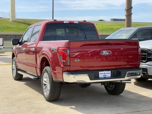 Ruby Red Metallic Tinted Clearcoat 2026 Ford F-150 XLT