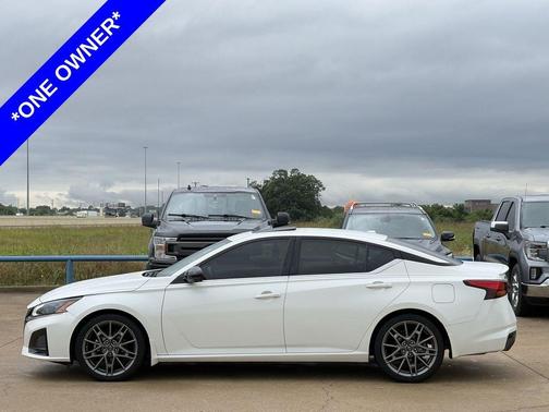 Pearl White Tricoat 2024 Nissan Altima SR VC-Turbo FWD