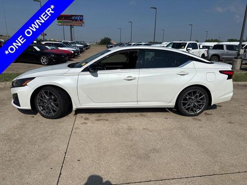 Pearl White Tricoat 2024 Nissan Altima SR VC-Turbo FWD