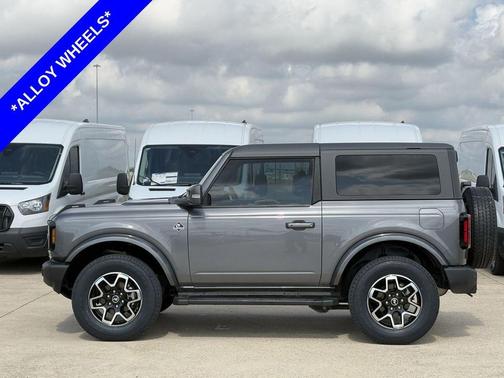 Carbonized Gray Metallic 2023 Ford Bronco Outer Banks